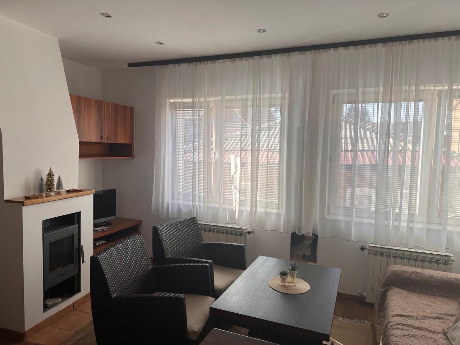 Danin With Free Garage,stari Grad Hébergement de vacances